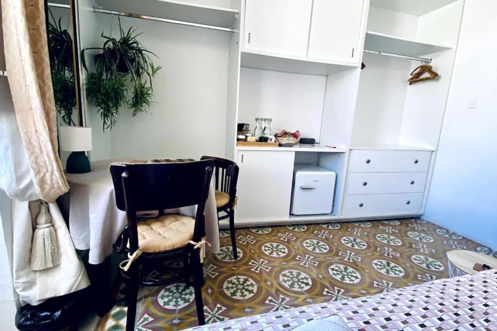 Free Breakfast, Pool, Spacious Aircon Hideaway Lejlighed Mosta Eksteriør billede