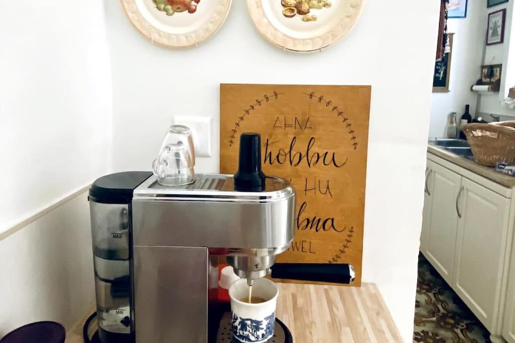 Free Breakfast, Pool, Spacious Aircon Hideaway Lejlighed Mosta Eksteriør billede