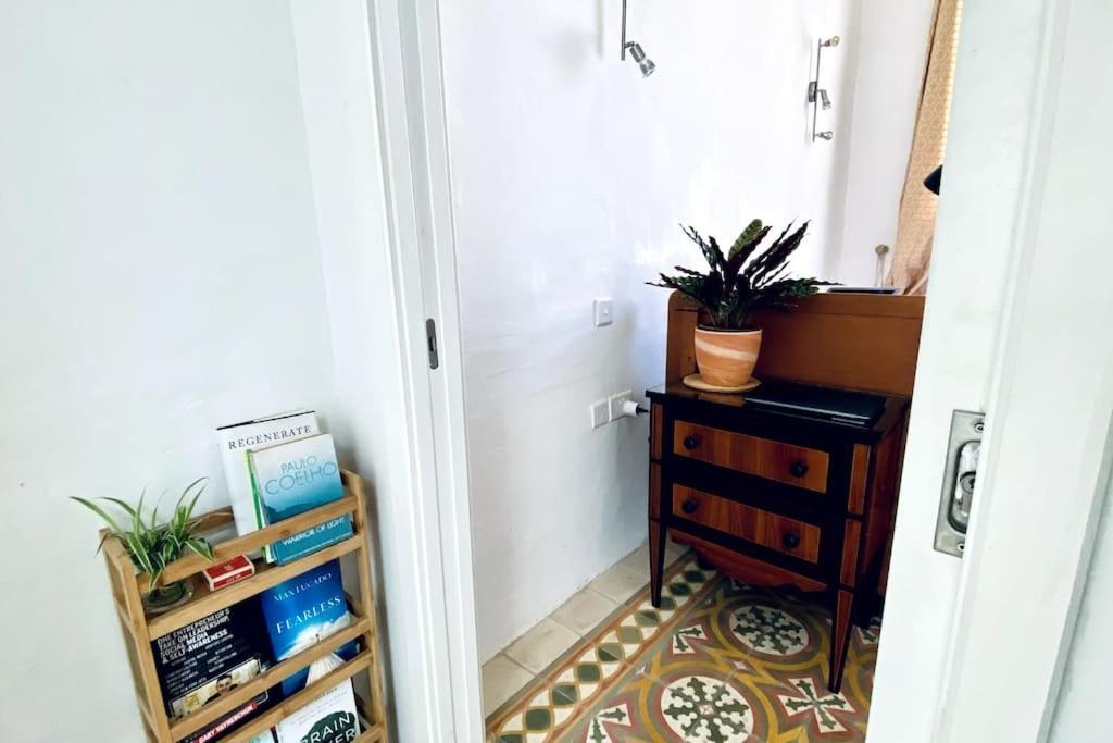 Free Breakfast, Pool, Spacious Aircon Hideaway Lejlighed Mosta Eksteriør billede