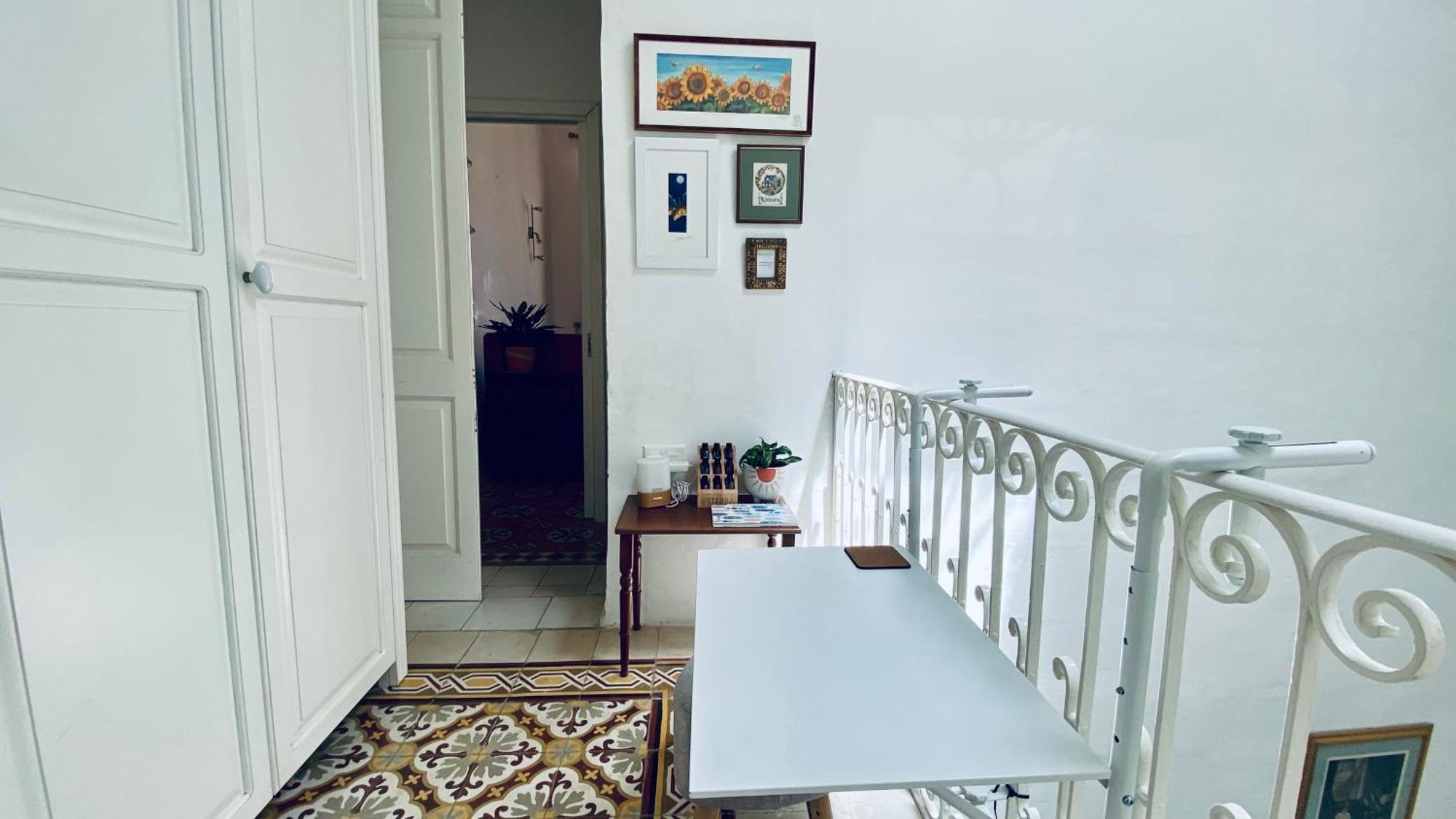 Free Breakfast, Pool, Spacious Aircon Hideaway Lejlighed Mosta Eksteriør billede
